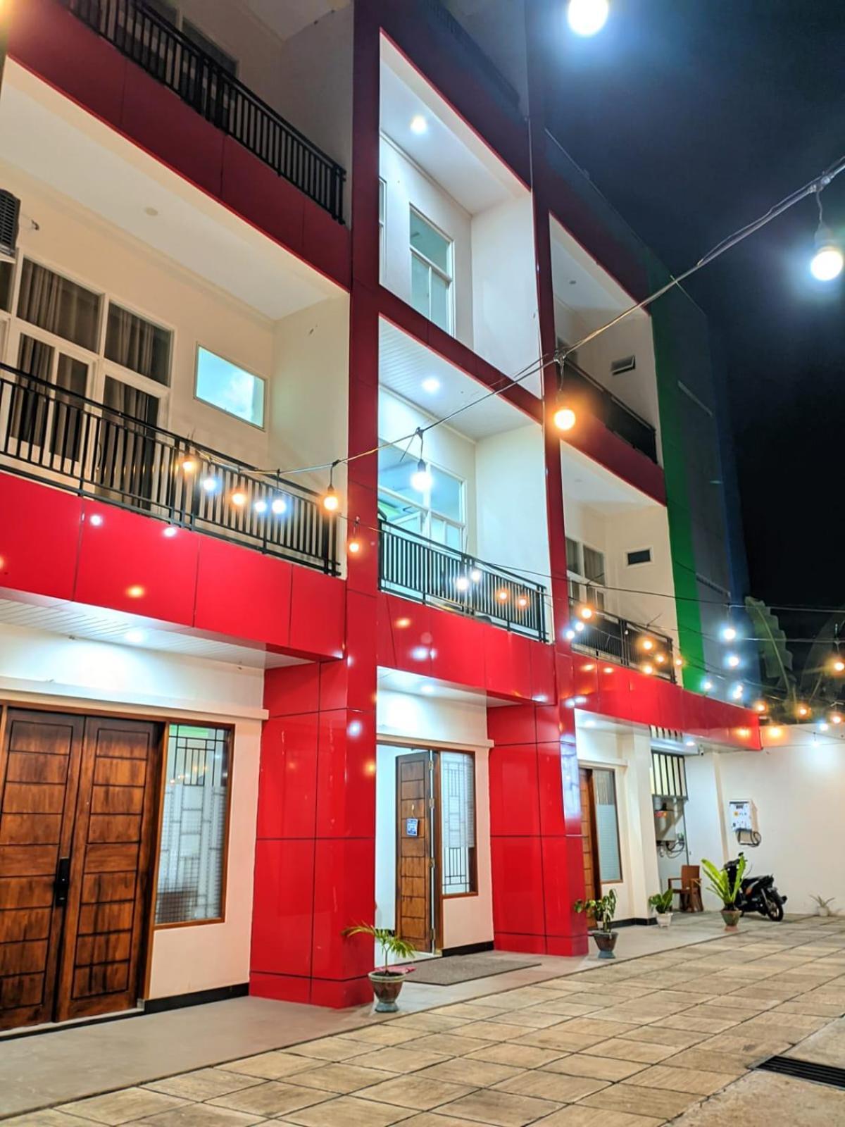 Dj Hotel Raha Exterior photo