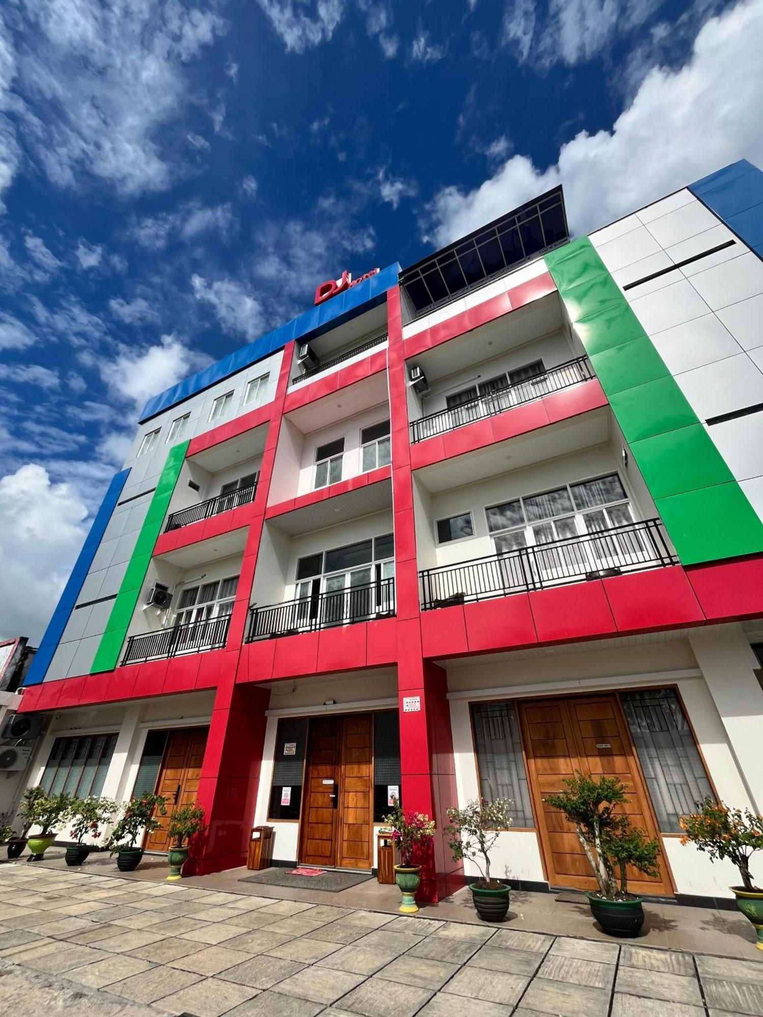 Dj Hotel Raha Exterior photo